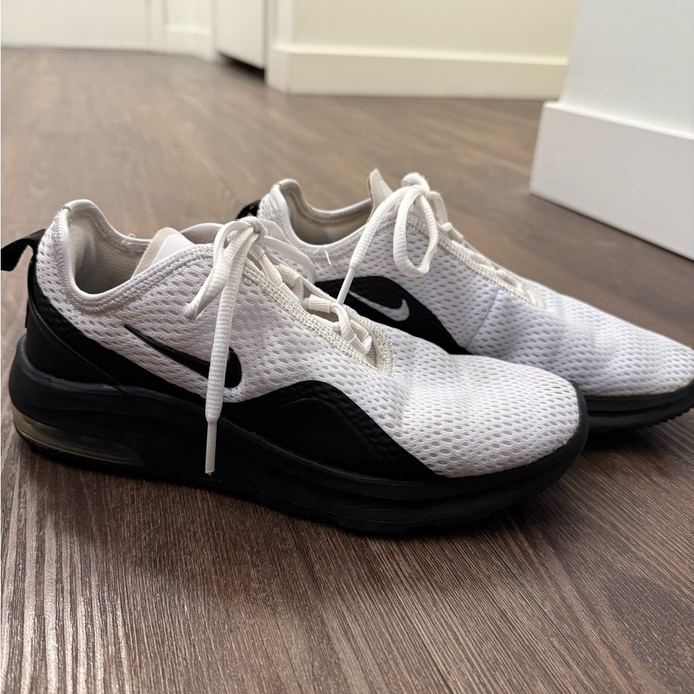 Nike Air Athletic Shoes